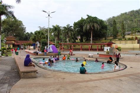 Pusat rekreasi mata air panas ulu legong (ulu legong hot spring recreational centre) terletak 22 km dari baling, merupakan tempat popular bagi mereka dimaklumkan no telefon 0134720255 telah ditamatkan perkhidmatan. Muhammad Qul Amirul Hakim: Pusat Rekreasi Air Panas Ulu ...