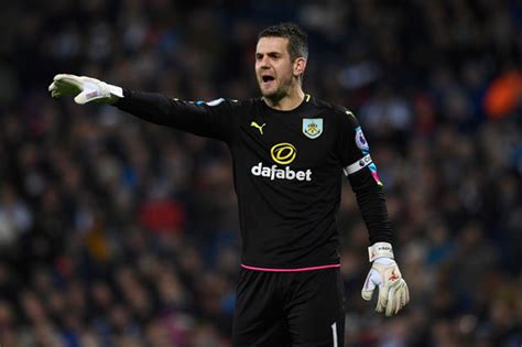 He was an actor, known for pelin henki (2000), shanghai noon (2000) and slither (2006). Tottenham news: Tom Heaton says Moussa Sissoko's tackle on ...