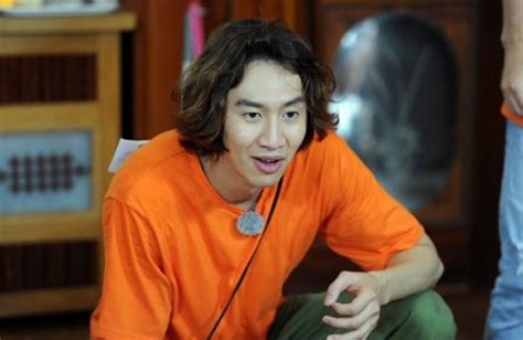 Lee kwang soo held a photoshoot for new profile pictures. Lee Kwang Soo Fights For Kim Jong Kook's Love On "Running ...