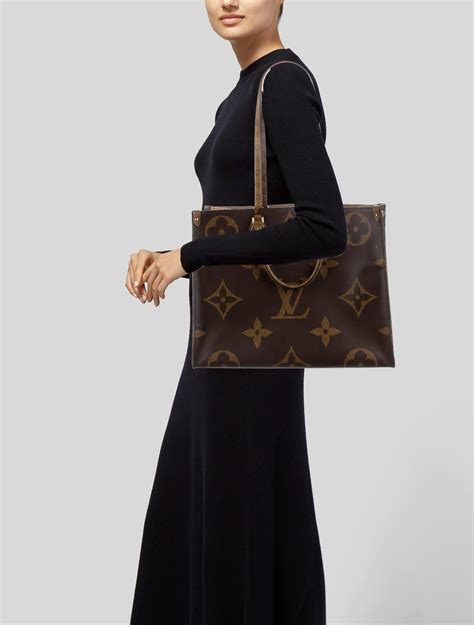 Louis Vuitton Monogram Giant Spring In The City Onthego Mm Neutrals