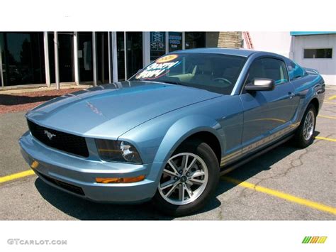 2005 Windveil Blue Metallic Ford Mustang V6 Deluxe Coupe 13596471