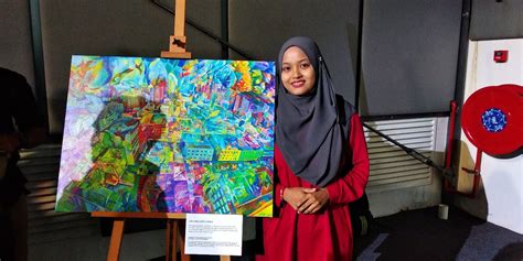 In oil or pastels, the models are mostly nubile village girls from different backgrounds like from kedah, selangor, tribal sarawak and the indigenous groups in peninsular malaysia. 14 Karya Seni Menarik di Art In The City - dboystudio