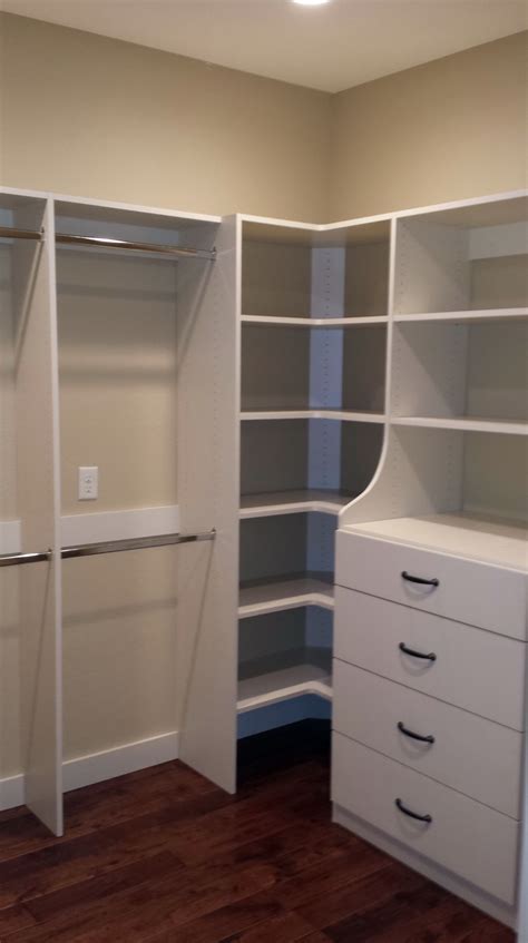Diy build shelves in closet | bellisima oldbuck says Closet: How To Build Closet Shelves For Bedroom Storage ...