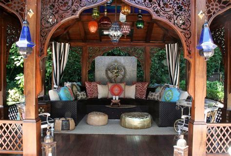 The lighting is amazing and is great on a dark decor. Moroccan Patios, Courtyards Ideas, Photos, Decor And ...