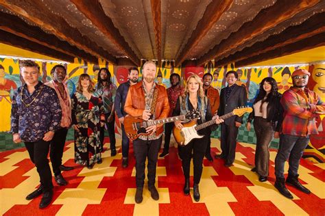 Tedeschi Trucks Band Releases Second Of 4 Albums I Am The Moon Ascension Grateful Web