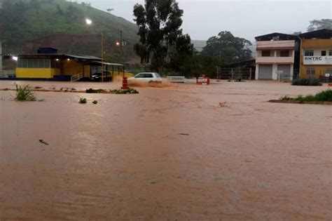 Fortes Chuvas Provocam Mortes E Destruição Em Minas Gerais Jovem Pan