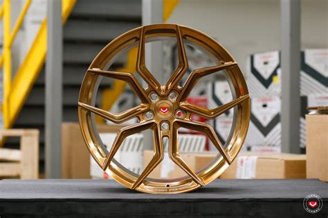 Inno64 1:64 white 1995 mitsubishi lancer gsr evolution iii evo3 w/extra wheels. EVO SERIES: EVO-3 - Vossen Wheels
