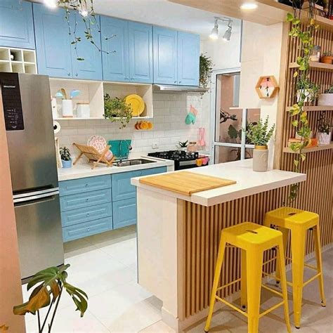 Penyusunan rak dapur dengan penambahan meja bar mini dan kursi bar semi vintage akan memberikan nuansa modern dan tetap. Terbaru Dapur Minimalis Dan Meja Bar, Dapur Minimalis