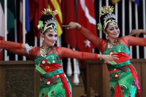 Tarian Tradisional Bandung Jawa Barat Pesona Wisata Indonesia