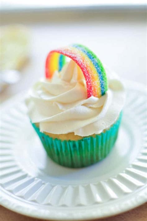 20 Easy And Fun Ideas For Decorating Cupcakes Ideal Me In 2020