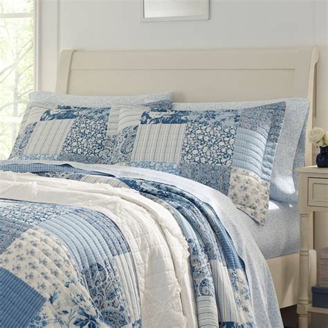 Laura Ashley Paisley Patchwork Quilt Set Quilt Sets Blue Blue Quilt