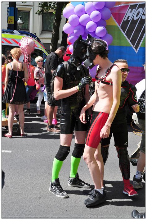 Die wiener parade erfreut sich großer beliebtheit und. Wien, Regenbogenparade 2016 Foto & Bild | wien, menschen ...