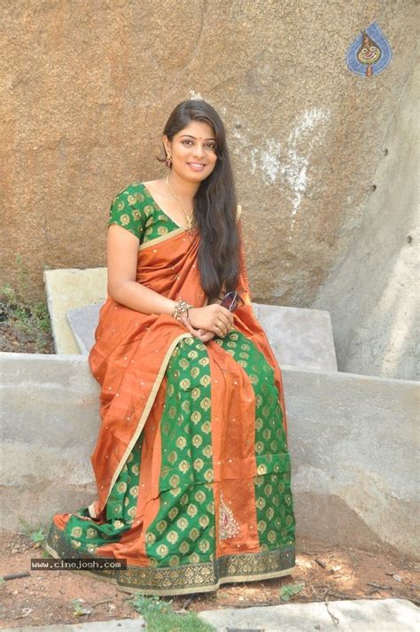 Anusha Stills Photo 12 Of 38