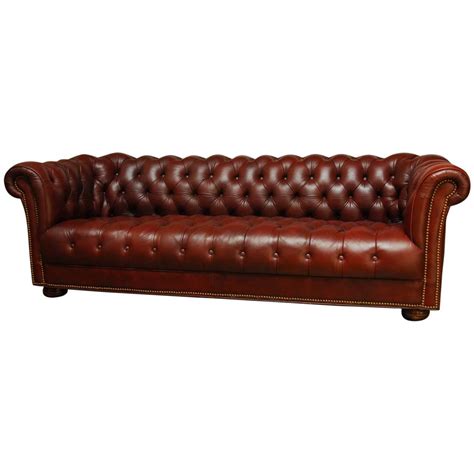 English Leather Tufted Chesterfield Sofa At 1stdibs Epecnosa