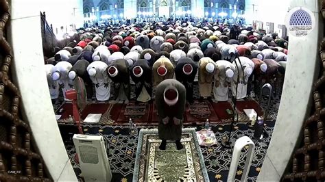 Solat ini disebut solat tasbih kerana diucapkan tasbih sebanyak 300 kali dalam empat rakaat solatnya. Solat Sunat Tarawih 11-06-2018 - YouTube