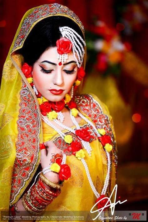 Gaye Holud With Images Flower Jewellery Bridal Photography Poses