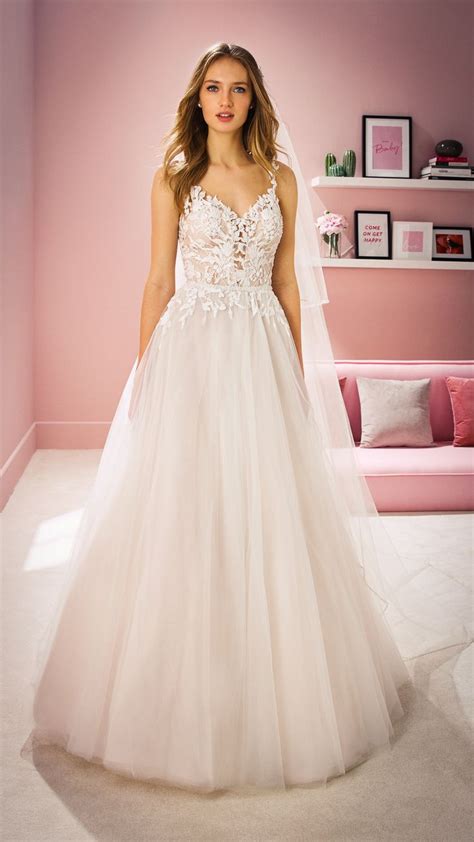 Weitere ideen zu hochzeitskleid, hochzeit, brautkleid. Hochzeitskleider 2020 White One Kollektion Modell: GRACE-B ...