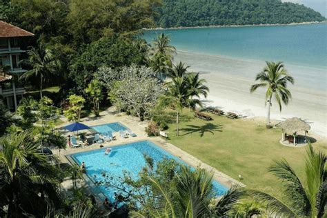 It's right across the causeway this malaysian city is one of the best cheap getaways from singapore, as it's only 45 minutes away via car or bus. Rekindle the Spark at these Romantic Winter Getaways in ...