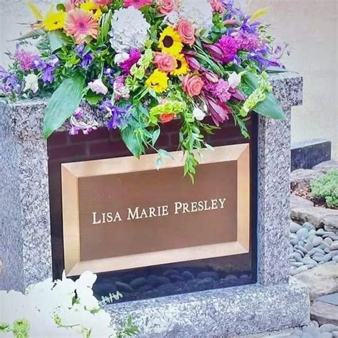 Tcbelvis Lives All Things E On Instagram Lisa Marie Was Laid To Rest Today At Graceland In