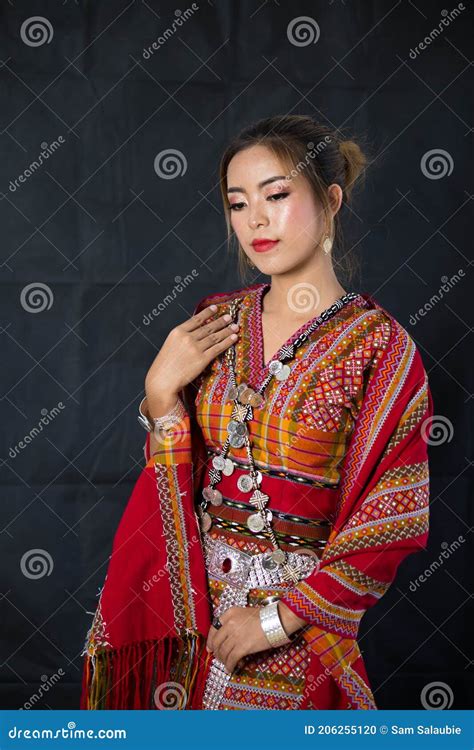 Update More Than 154 Myanmar Traditional Dress Vn