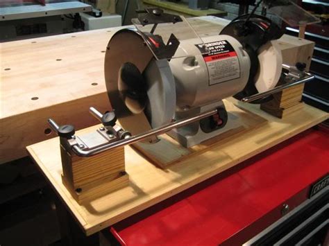 The real issue in getting the sharpness is getting the angle right. Woodturning Tool Sharpening Jig Plans - Bing Images | Токарные, Деревообработка, Токарная ...