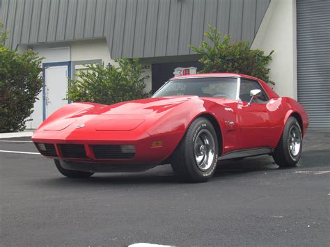 It adds just 77 pounds to the weight of the vehicle and flows seamlessly into the body while maintaining stingray's impressive storage capabilities. 1974 Corvette Stingray | Mayor Cars