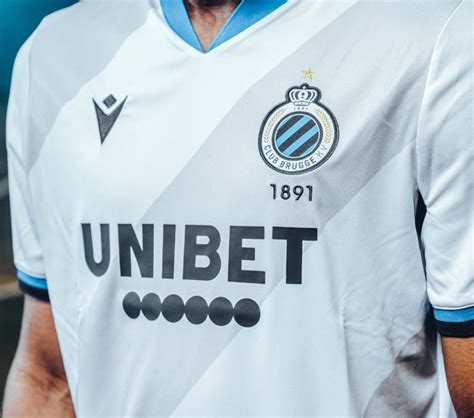 Voetbalfeest essevee zulte waregem anderlecht op de markt. New Club Brugge Kit 2020-21 | Macron unveil home & away shirts for Belgian champions | Football ...