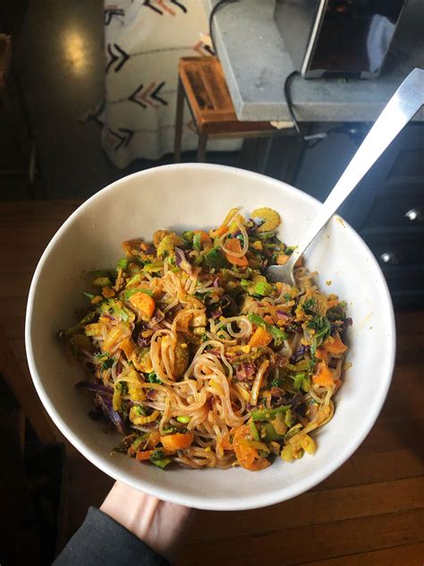Because they're made up of ingredients that are filling, even small portions of these meals are satisfying. high volume low cal noodle stir fry, 200cal : vegan1200isplenty