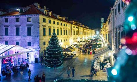 Video Dubrovnik Gets In Festive Mood As Christmas Trees Decorate Old