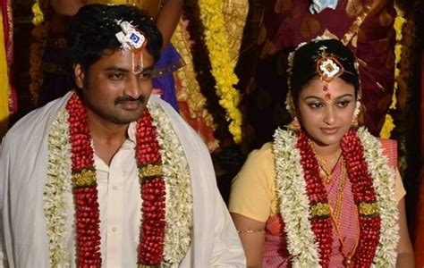 Serial actress anandhi family photos / anandhi ajay with her husband and baby photos courtesy : Tamil TV Serial Actor Actress Wedding Photos