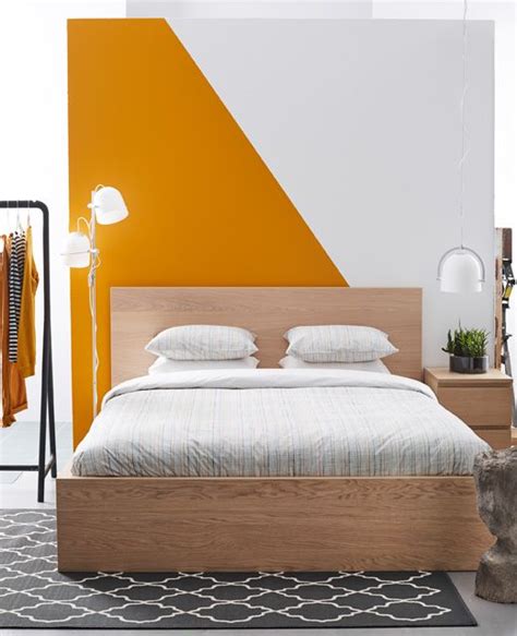 Côté association de couleurs, le gris a un avantage de plus : De l'orange dans la chambre - Floriane Lemarié