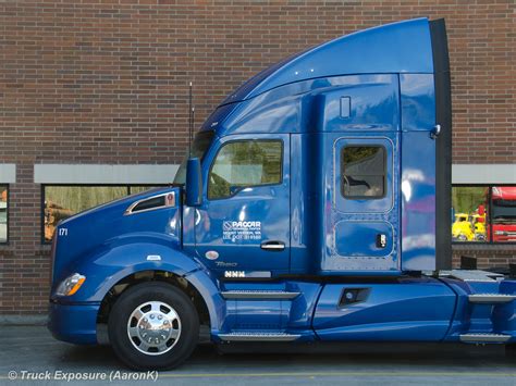 Kenworth T680 52 Midroof Sleeper 2014 Paccar Technical Ce Flickr