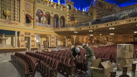 Images Marquee Shines Curtains Ready For Saenger Theatre Grand Reopening