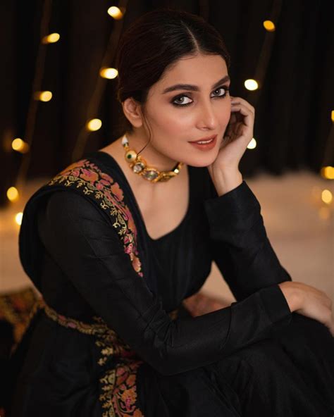 Sensational Pictures Of Ayeza Khan In Black Color Reviewitpk