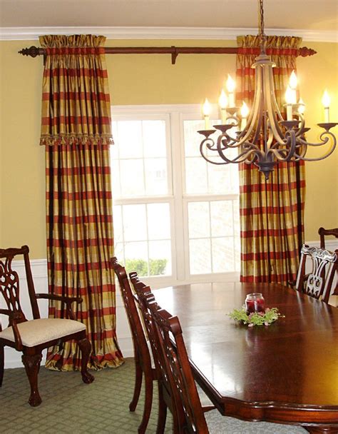 17 Impressive Casual Dining Room Curtains To Improve Your Beautiful