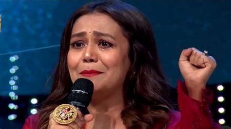 Indian Idol 12 Neha Kakkar Breaks Down As Contestant Danish Khan Splendidly Croons Deva Shree