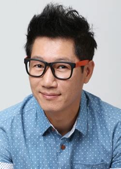 Don't lie, you love this guy. Wath free Ji Seok Jin (1966)'s dramas online free | Dramacool