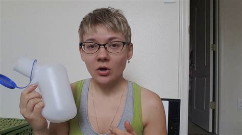 Video Review Pee Bottle Urinal For Travel Youtube