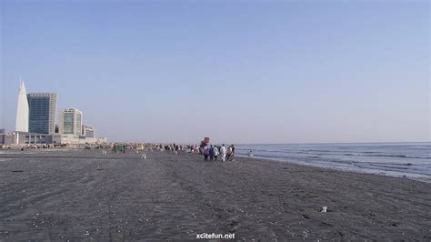 Seaview Clifton Beach Karachi Images And Detail