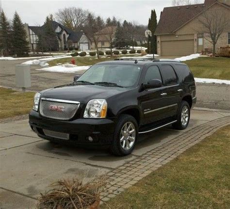 Sell Used 2010 Gmc Yukon Denali 62l One Owner In West Bloomfield