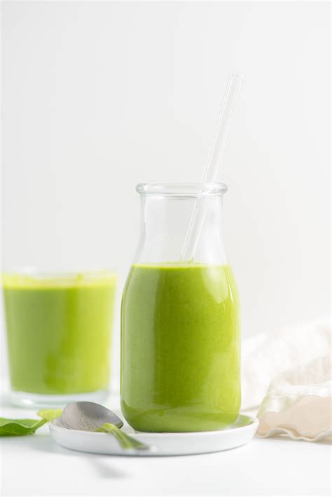 Delicious Green Kale Spinach Smoothie Running On Real Food