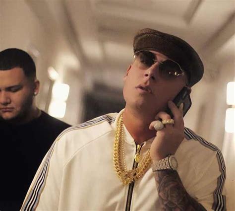 Check spelling or type a new query. Cosculluela. Biografía, imagenes videos. Lo mejor de ...