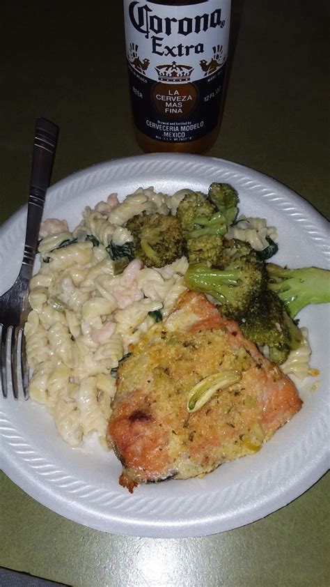 Shrimp alfredo with cream cheese and broccoli. Shrimp Alfredo with spinach, butter garlic salmon with ...