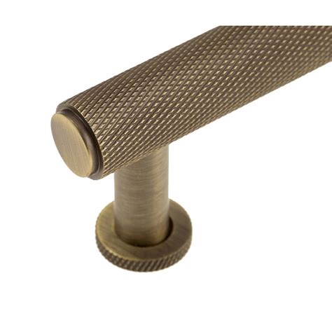 Our kitchen cabinet handles include styles and colours to suit every kitchen design. knurled handle, Satin Brass, Dark Bronze, Satin Nickel ...