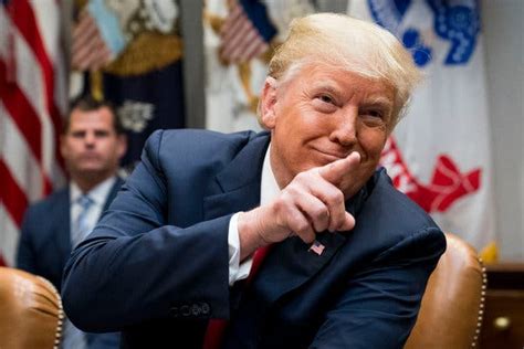 Başkanı seçilen donald trump, seçimin ardından düzenlediği ilk basın toplantısında trump, toplantı esnasında medya kuruluşlarını parmak göstererek eleştirdi, cnn muhabirine soru sordurmadı. Trump Attacks CNN After Source Raises Doubts About Report ...