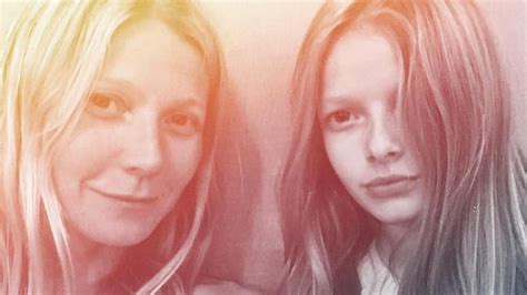 Gwyneth Paltrow Shares Stunning Selfie With Lookalike Daughter Apple Huffpost