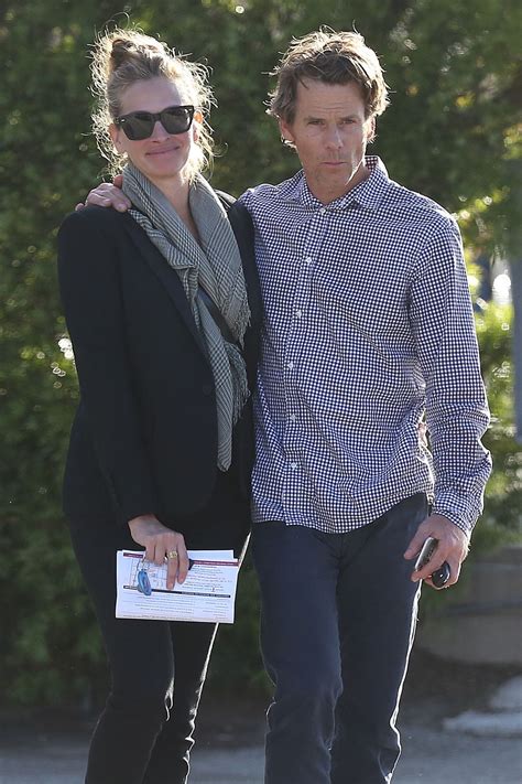 Julia Roberts Leaving Urgent Care With Husband Danny Malibu 0513