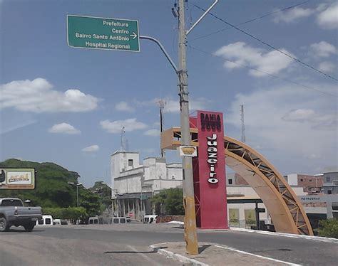 Com forró e animação, mercado do produtor de juazeiro entra no ritmo dos festejos juninos. Moradores vão ao Ministério Público clamar por sossego em ...