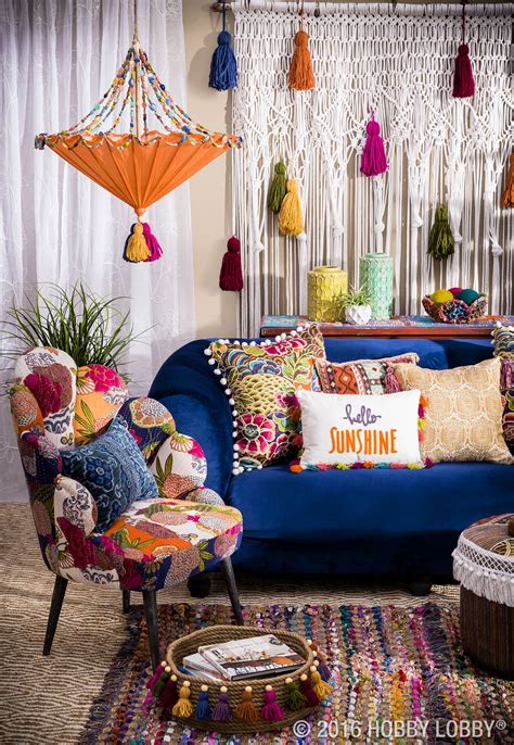 Decorative candles, paisley shawls, potted plants, and glass vases pulled into. You can never be too bold for boho! | Bohemian living ...