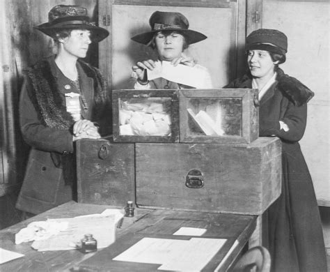 Women Get The Vote A Historic Look At The 19th Amendment New York Society Library